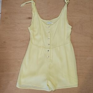 𝅺KIMCHI Blue Yellow Romper NWOT